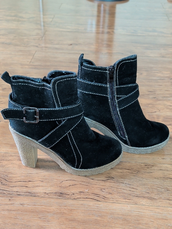 Capelli of New York Shoes - Capelli Black Faux Suede Ankle Boots Size 9 | Block Heel Buckle Strap Zip Boots